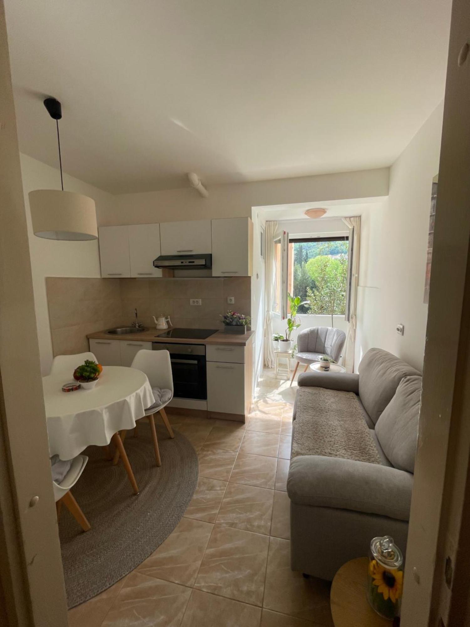 Apartment Maki Kotor Luaran gambar